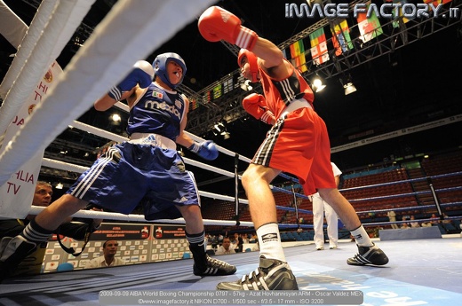 2009-09-09 AIBA World Boxing Championship 0797 - 57kg - Azat Hovhannisyan ARM - Oscar Valdez MEX
